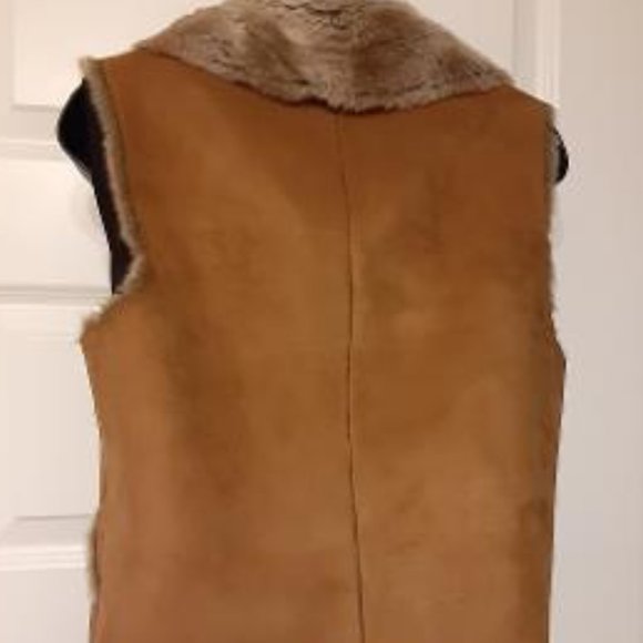 Faded Glory Buckskin Brown Faux Suede and Fur Vest - Picture 5 of 7